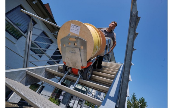 cc200-160-action-7_1747856485